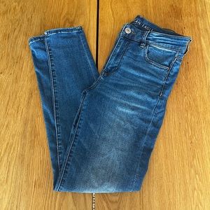 American Eagle blue wash high rise jeggings; size 8